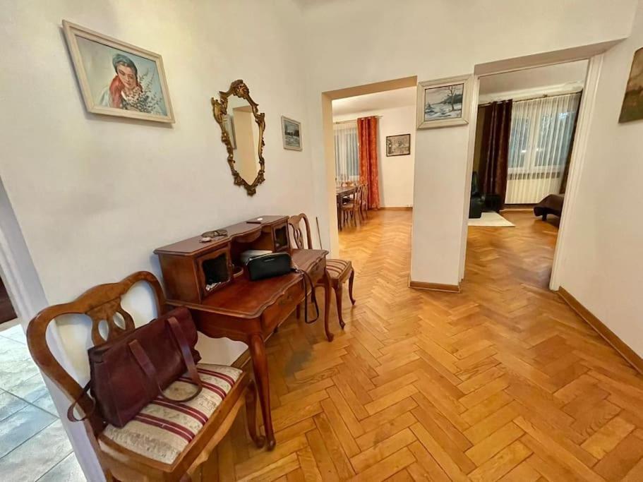 Beautiful Villa With Garden In Milanowek Bagian luar foto
