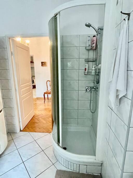 Beautiful Villa With Garden In Milanowek Bagian luar foto