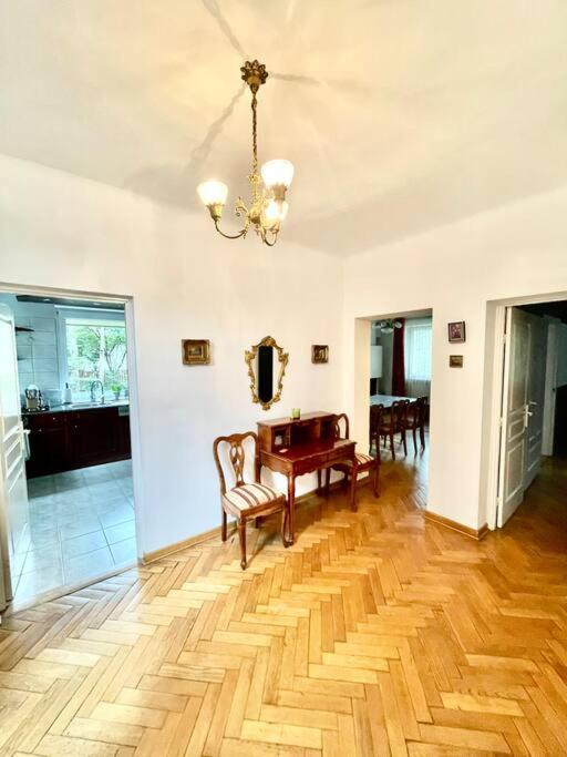 Beautiful Villa With Garden In Milanowek Bagian luar foto