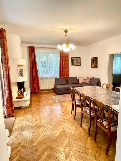 Beautiful Villa With Garden In Milanowek Bagian luar foto